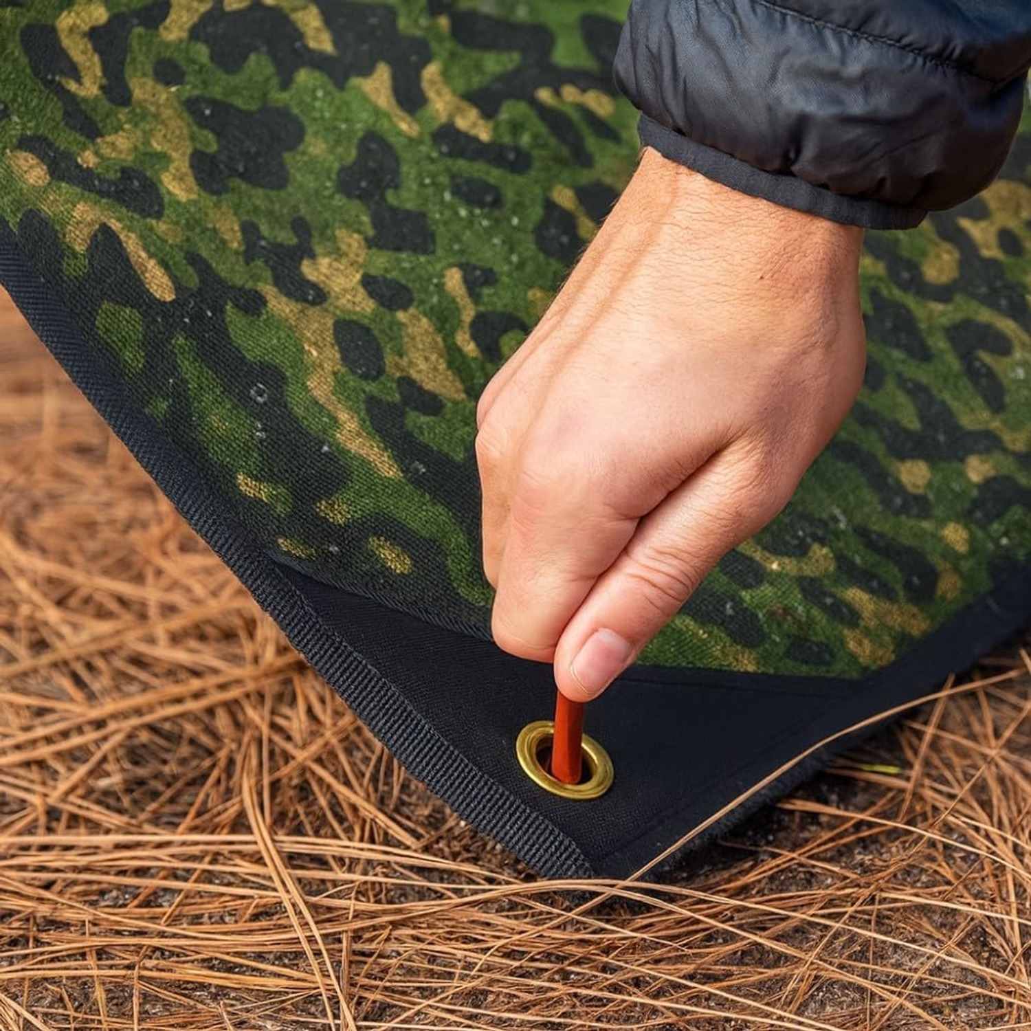 Arcturus XL Insulated Reflective Survival Tarp: image 8
